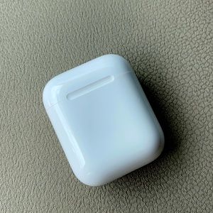 Apple AirPods (2nd generation)